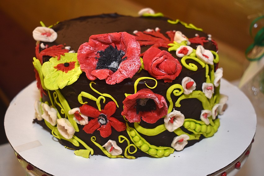 Bah Hero made this cake for the silent auction.