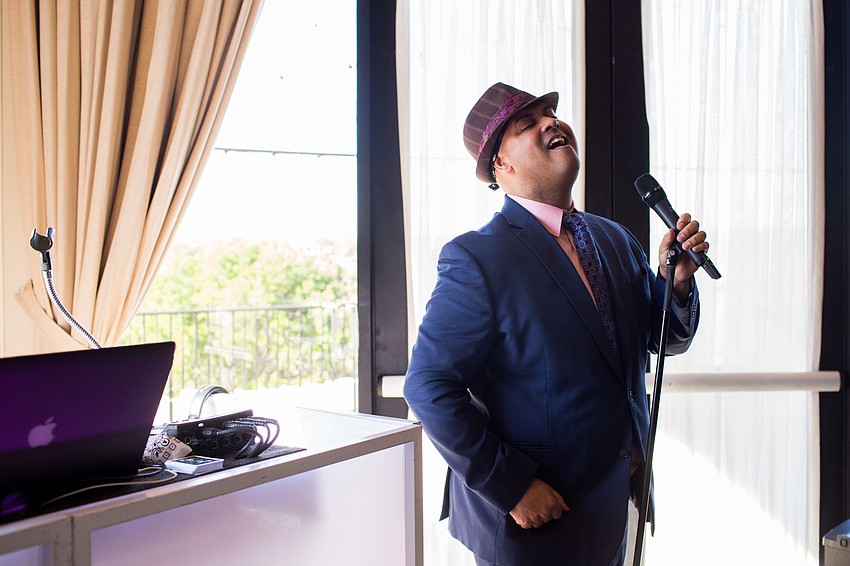 Jonathan Cortez, AKA The J.A.C. of All Trades, entertained guests during cocktail hour.