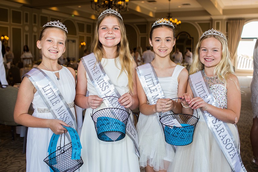 Lauren Wade, Lauren Dalton, Hope Thomsen and Taylor Grant