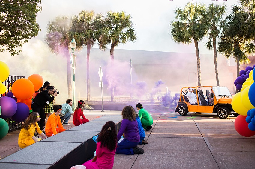 The Thompsons were dropped off at the gala in a Moke.
