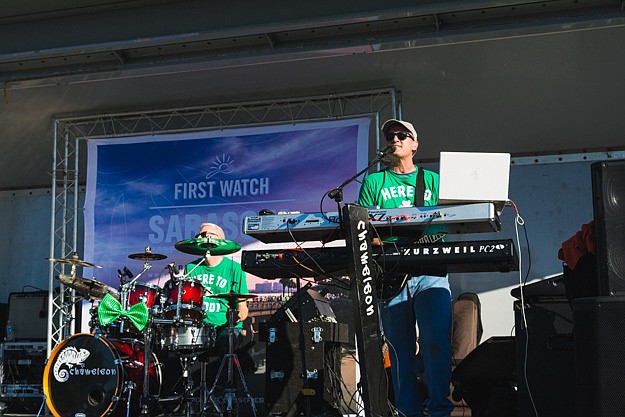 Chamelion played covers of high energy tunes towards the end of the race.