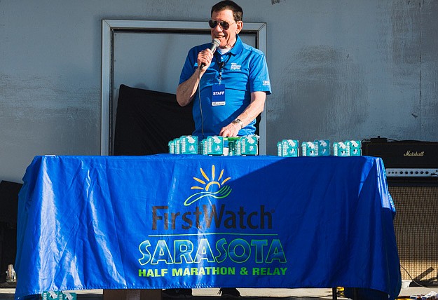 Dave Kappas announces race winners.