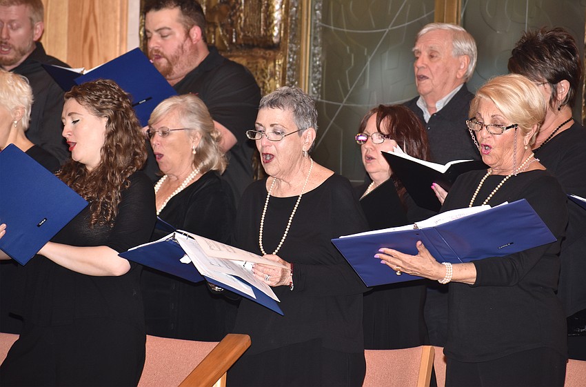 The Temple Choir sang songs from “Broadway to Hollywood,” including “New York, New York” and “Oklahoma.”