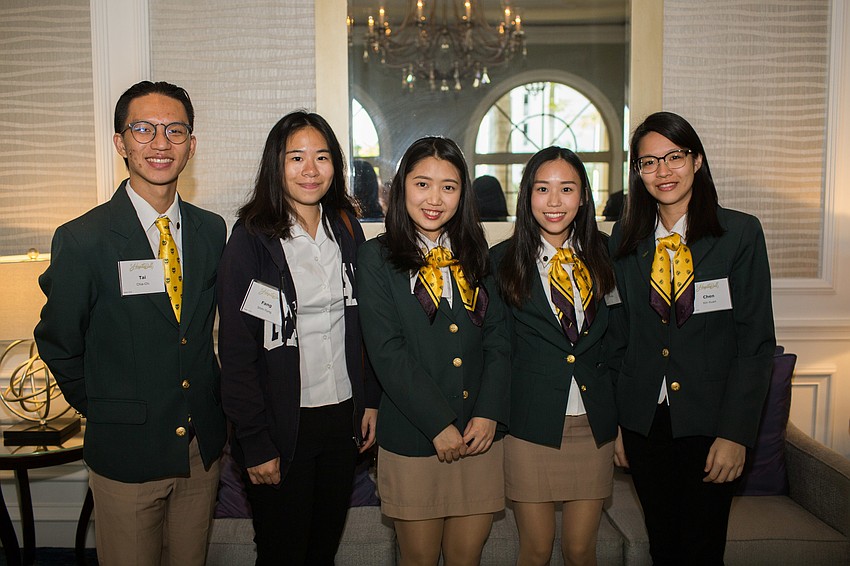 USF students Tai Chia-Chi, Fang Shih-Yung, Shih Jia-Jun, Wang Pih-Hsiu and Chen Xin-Xuan