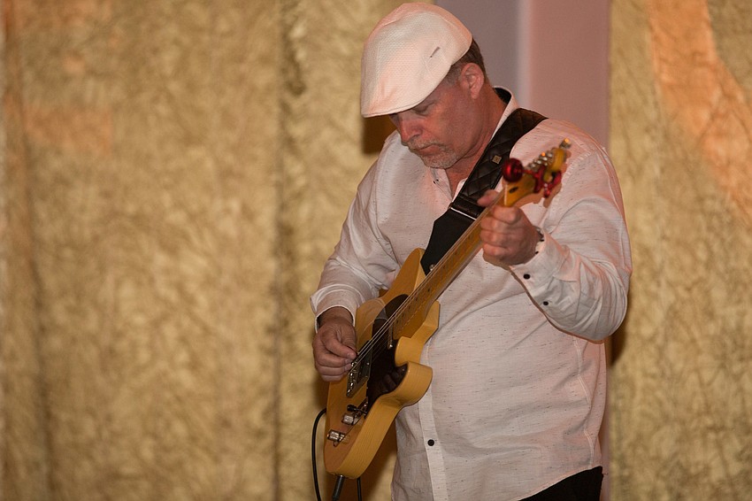 Entertainment was provided before and after dinner.