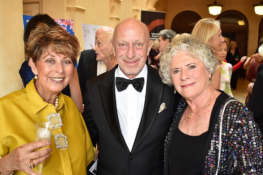 Roosje and Martin Lewis with Bev Fischer