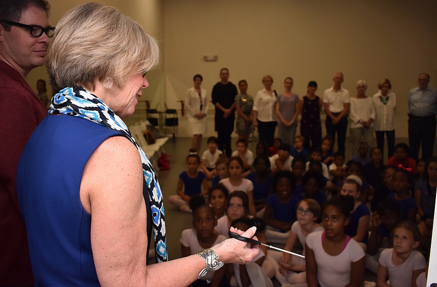 President and CEO of the Community Foundation of Sarasota County Roxie Jerde greets DNG students.