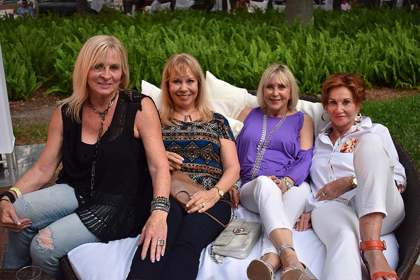 Susan Brown, Debbie Homsey, Linda Ellis and Dyan Baker