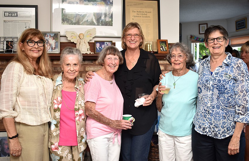 Teena Kantor, Harriet Hemitz, Claire Chetter, Lynn Christensen and Shirley and Terri Noyes were the mother-daughter duos present.