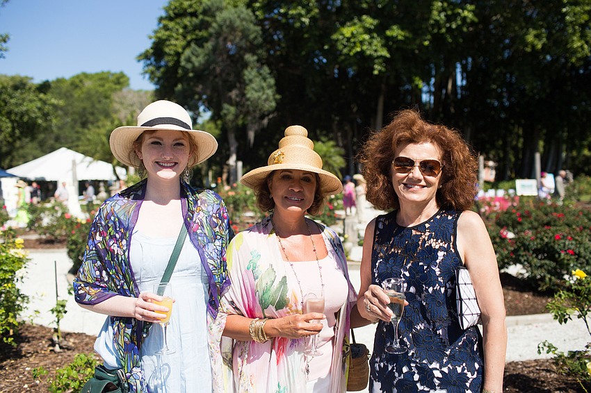Carly Seehausen, Mayra Schmidt and Anka Eshak