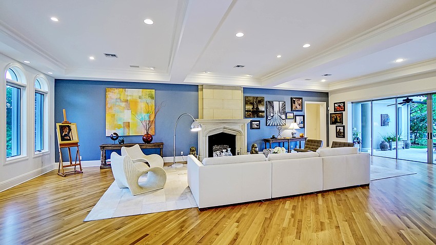 The casual dining areas look out over the pool and the bay.