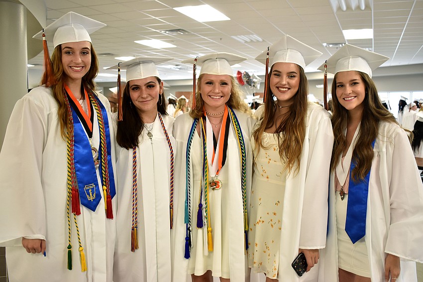 Jalynn Booker, Emma Venafro, Summer Hill, Sarah Minkus and Sherice Roesicke