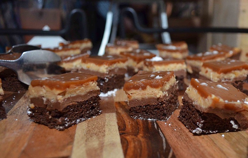 Guests enjoyed hors d’oeuvres and desserts during cocktail hour.