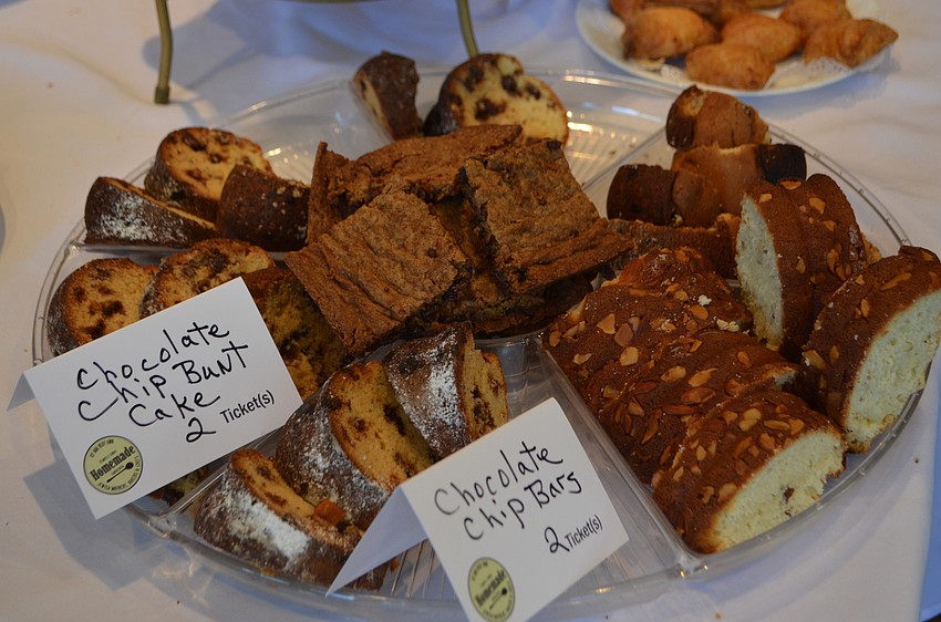 Along with corned beef, pastrami, fruit kugel and other Jewish foods, baked goods were a popular commodity during the festival.