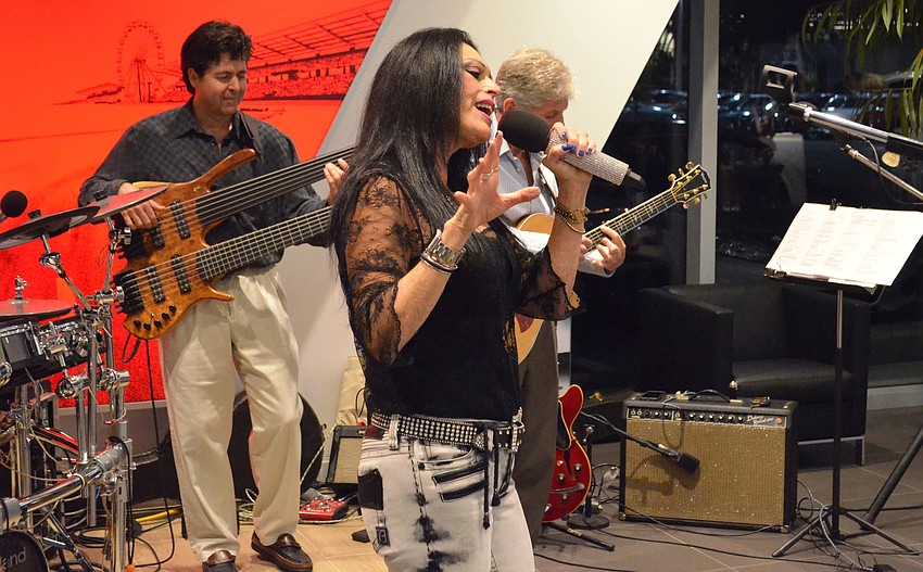 Sheri Nadelman performs with the other members of SoulRCoaster.