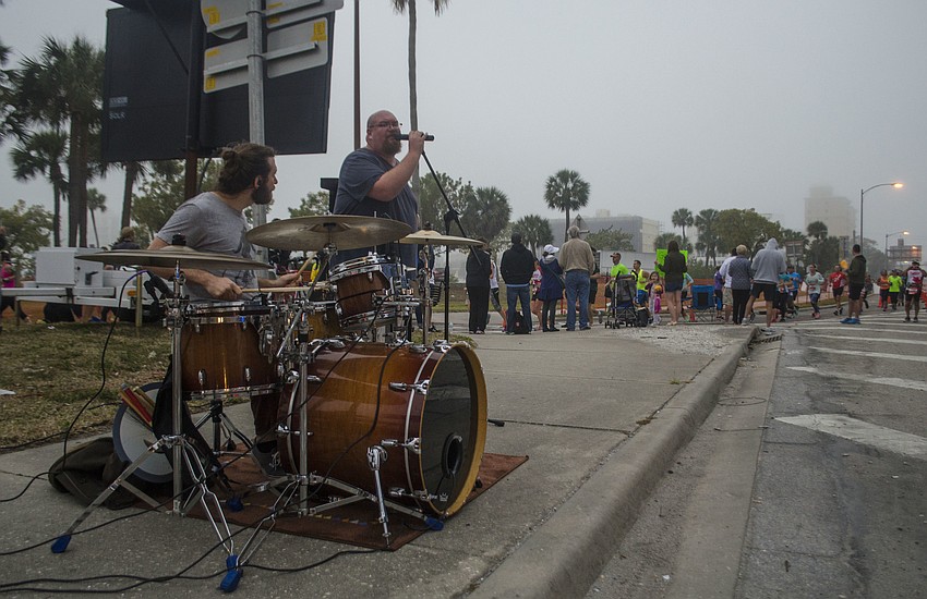 The Cherry Bombs perform on the median at Gulfstream Avenue and U.S. 41.