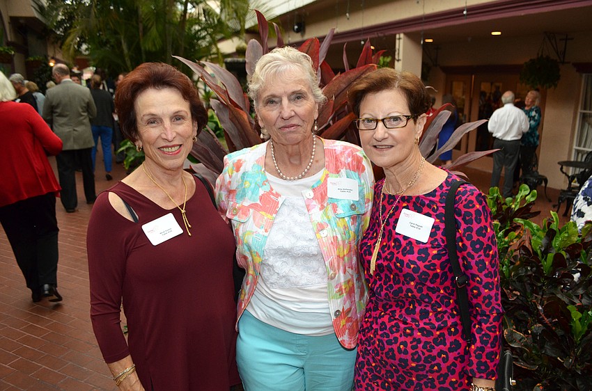 Micki Evans, Co-Chairwoman Rita Hollander and Carol Parish