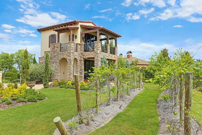 The estate is named Villa Lago Eterno.