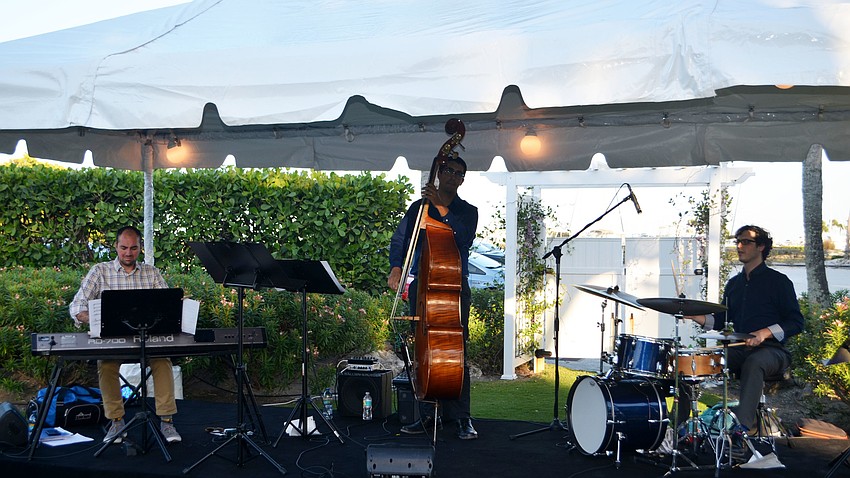 “La Lucha” performed jazz music throughout the evening.