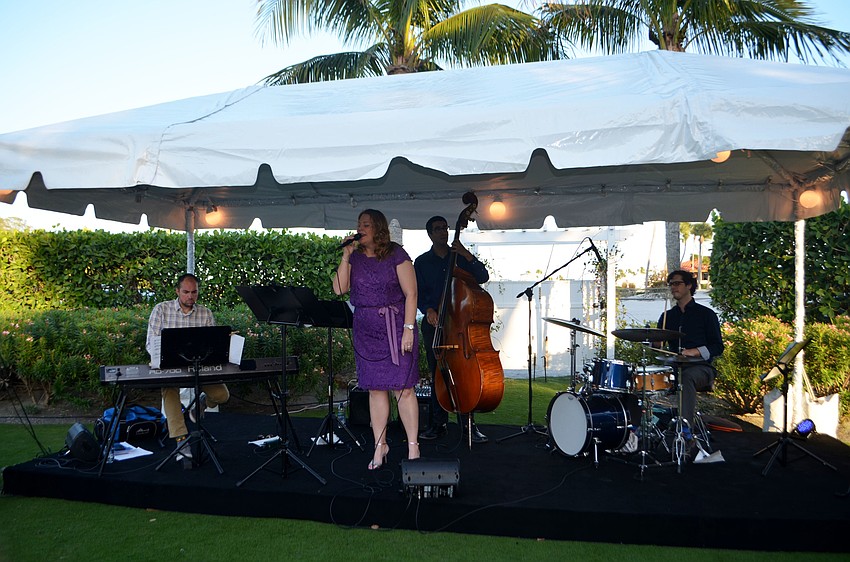 “La Lucha” performed jazz music throughout the evening.