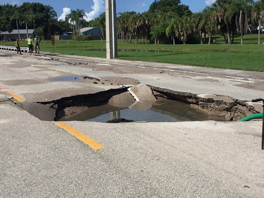 A water main break on southbound Beneva Road has closed the road to traffic and cut off water service for nearby residents.