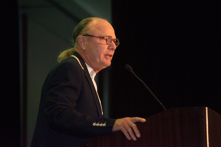 Awards MC and comedian Les McCurdy brings the laughs.