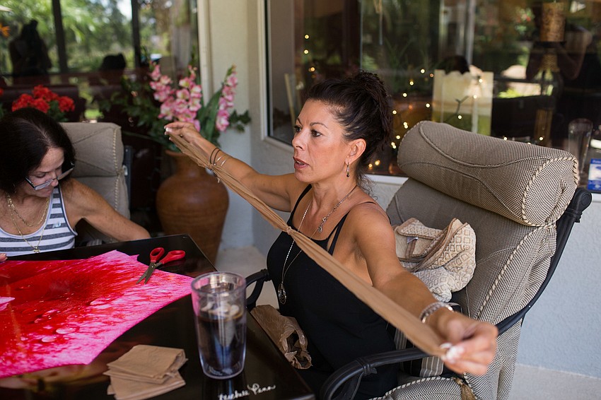 It takes 500 plastic bags to make one mat.