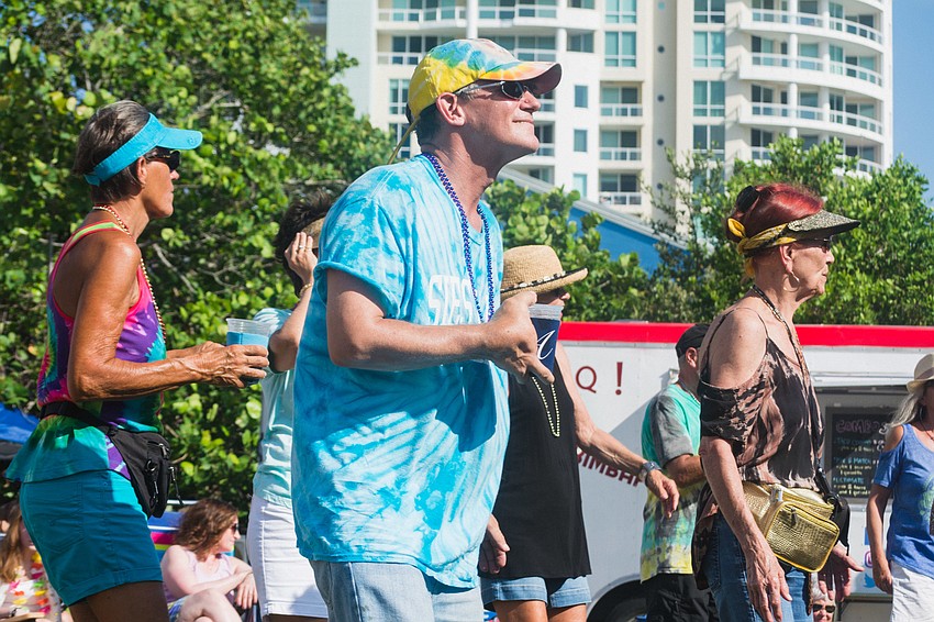 The crowd dances to Jah Movement.