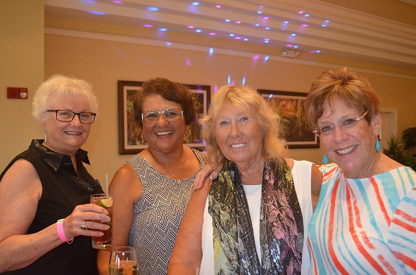 Ruth Ahearn, Elizabeth Early, Brenda Tiano and Renee Garr chat during Wine, Women and Wellness.