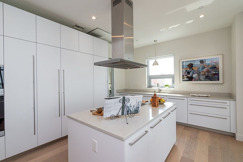 The Jewel unit features several views from the kitchen.