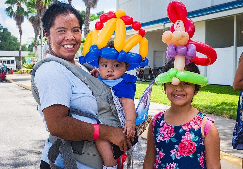 Miriam Hernandez with her children, Alfredo and Bredy