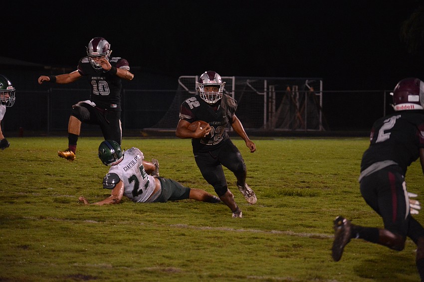 Ali Boyce churns upfield in the third quarter.