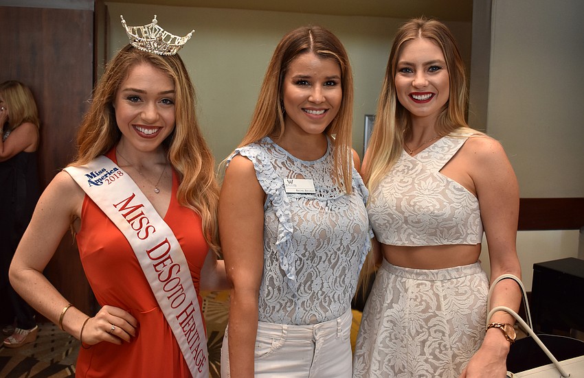 Miss Desoto Heritage Lauren Nielsen, Rachel Biechlin and Julianna Burns