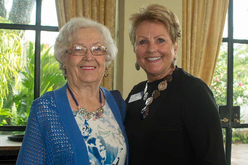 Denise Barker with SPARCC Auxiliary President Linda Bergen