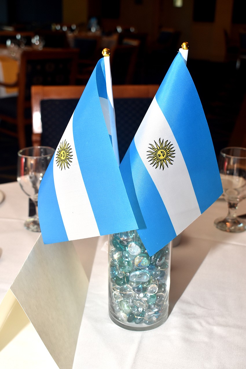 Argentinian flags adorned each table.