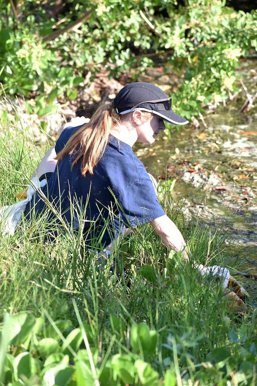 Cassandra Thomas checks out the shore line.