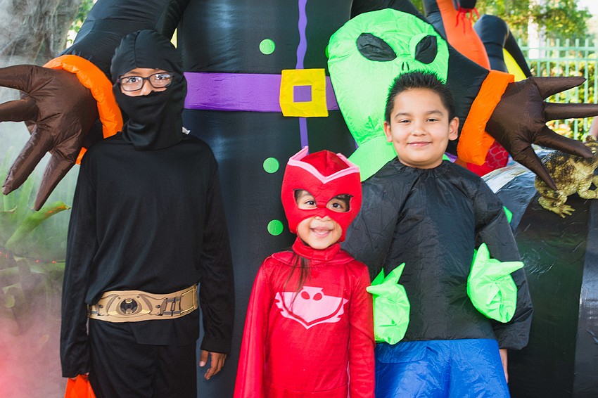 Noah Davis with Addison and Caedan Latella