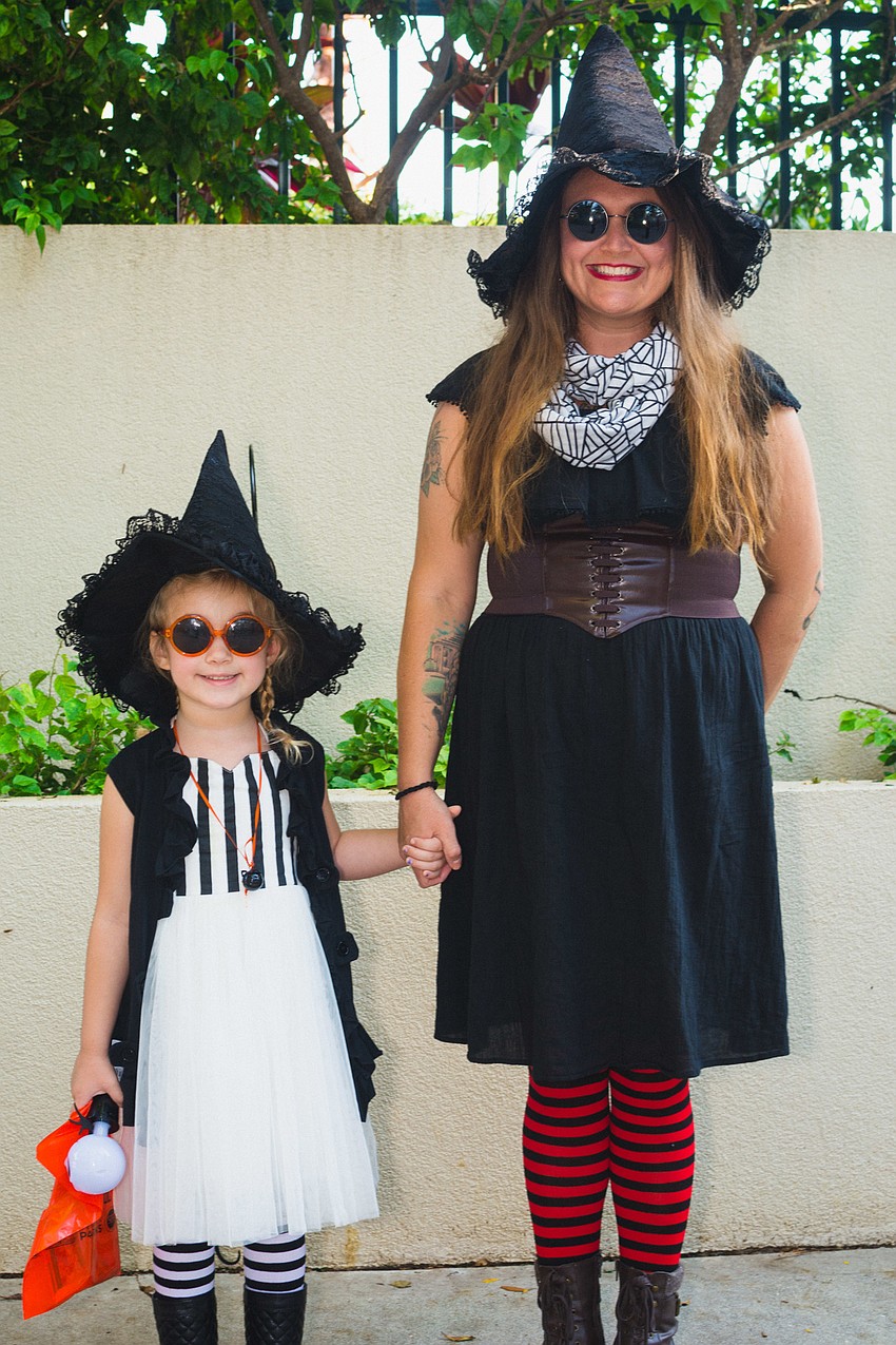 Addelyn and Alexis Seeland