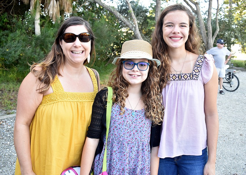 Jorie, Addison and Sophia Riesen