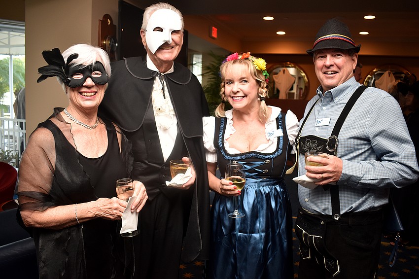 Mary and Bill Howes and Leigh Ann and David Harris