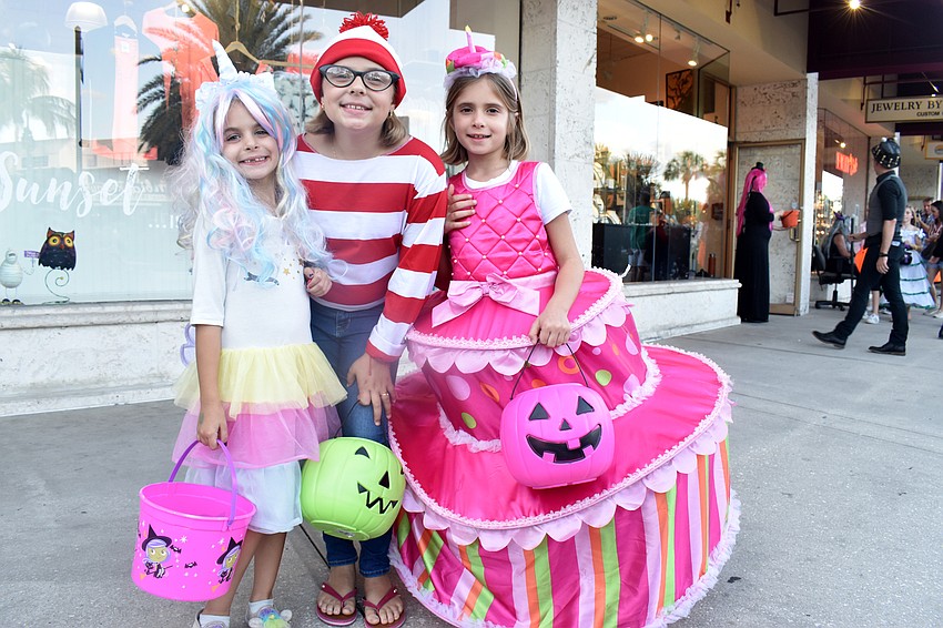 Tamara Kolgea and Sofia and Angela Jurin