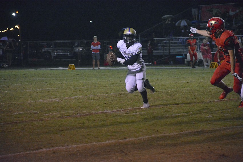 Booker freshman quarterback Cleve 