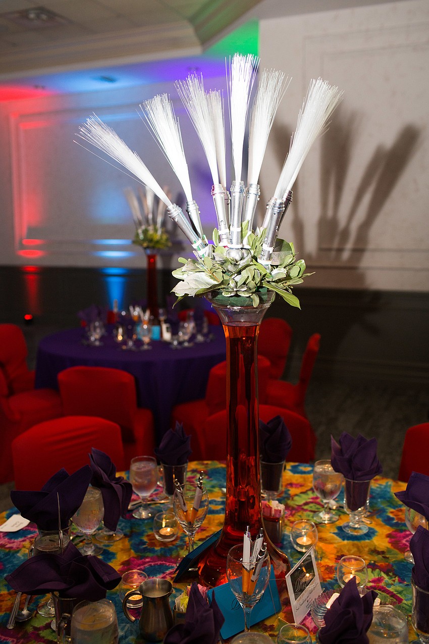 The tables were decorated with many bright colors.