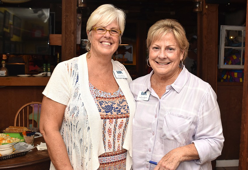 Donna Blaney and Chamber President Gail Loefgren