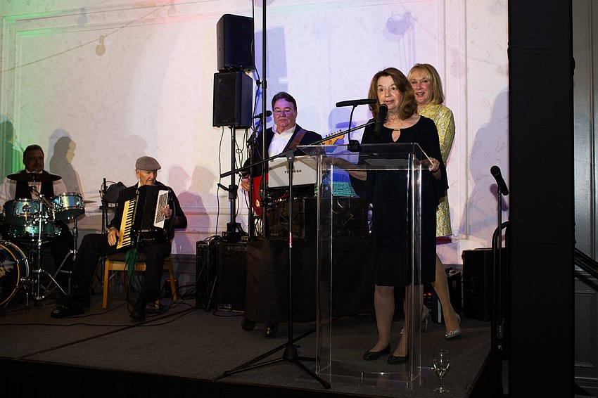 Co-Chairwoman Carole Crosby welcomes guests.