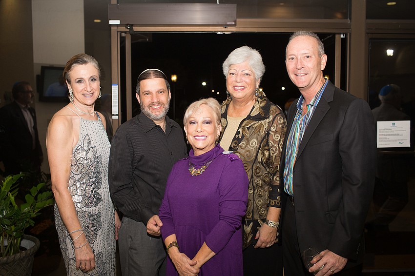 Honorees Emma Joels, and Rabbi Michael Werbow, Co-Chairwomen Susi Benson Steenbarger, Sandi Kligman and Honoree Rob Katz
