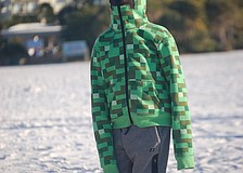 On a morning more suited to hot chocolate than Gatorade, hundreds of runners turned out for the Andrew Monroe Memorial 5K on Siesta Beach.