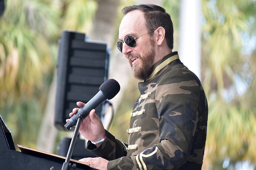 Tony Hernandez speaks of his parents’ circus career. The Hernandez Troupe was one of the four inductees.