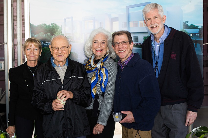 Dorothea Sandland, Ernie Kretzmer, Graci McGillicuddy, Peter Kretzmer and Dennis McGillicuddy