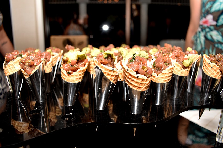 Tommy Bahama Restaurant served ahi tuna poke along with key lime pie.